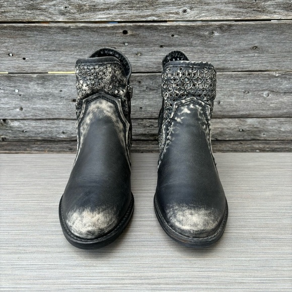 Corral Black and Gray Ankle Boots - Picture 4 of 9